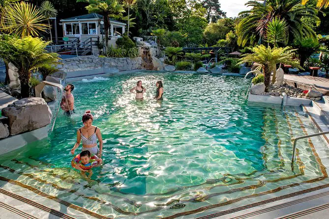 Taupō DeBretts Hot Springs Spa Resort