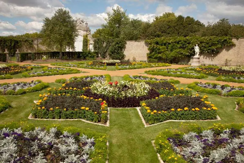 Explore Wrest Park an idyllic English Garden